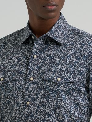 Men's Wrangler Retro&reg; Premium Long Sleeve Western Snap Printed Shirt in Scatter Navy alternative view 3