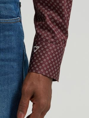Men's Cody Johnson One Pocket Button Down Shirt in Wine