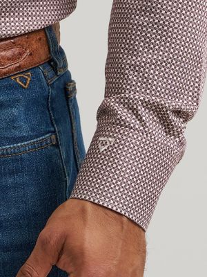 Men's Cody Johnson One Pocket Button Down Shirt in Wine Clover