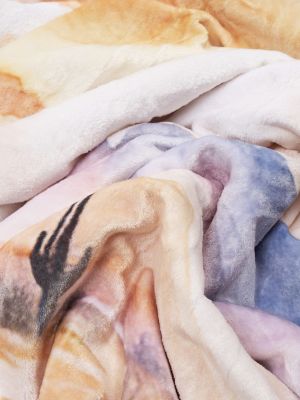 Wrangler Lounge Plush Sherpa Blanket in Cowboy Sunrise