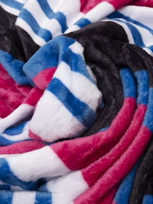 Wrangler Brushpopper Travel Blanket in Pink
