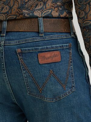 Men's Wrangler Retro&reg; Slim Fit Bootcut Jean in Dutton