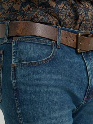 Men's Wrangler Retro&reg; Slim Fit Bootcut Jean in Dutton