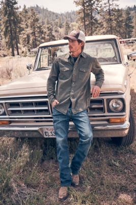 Men's Wrangler Retro&reg; Slim Fit Bootcut Jean in Dutton