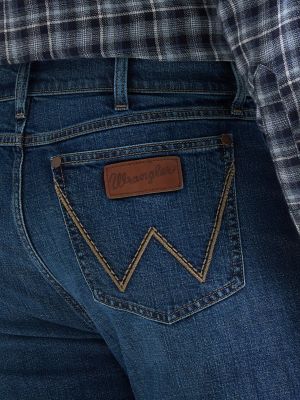 Men's Wrangler Retro&reg; Slim Fit Bootcut Jean in Lexford