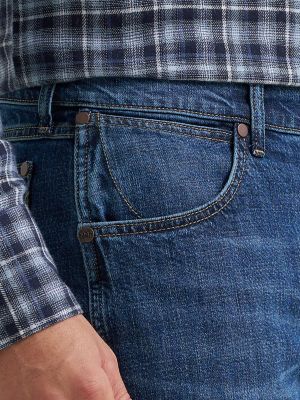 Men's Wrangler Retro&reg; Slim Fit Bootcut Jean in Lexford