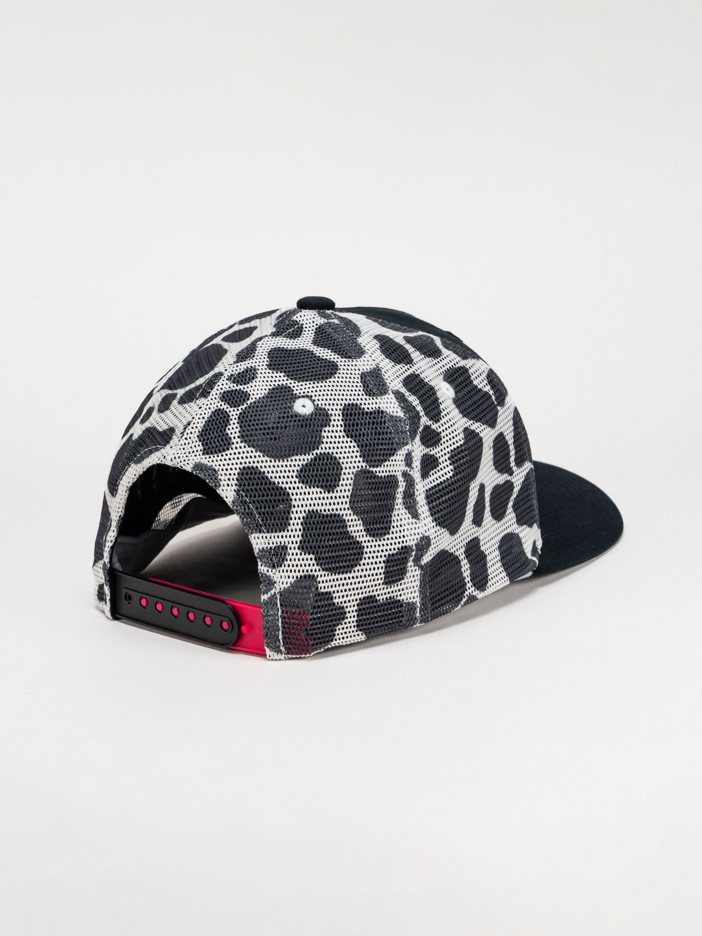Женская кепка Wrangler Cow Print Trucker Hat, цвет: Чёрный — фото 3