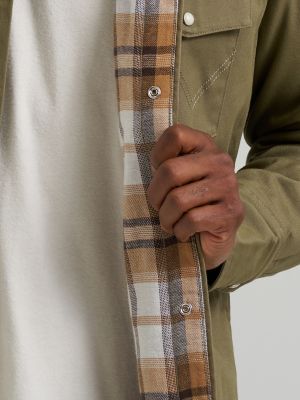 Men's Wrangler&reg; Long Sleeve Flannel Lined Solid Work Shirt in Woodland Green alternative view 4
