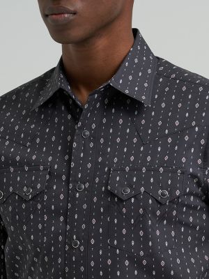 Men's Wrangler Retro&reg; Long Sleeve Sawtooth Snap Pocket Western Shirt in Obsidian Chain alternative view 3