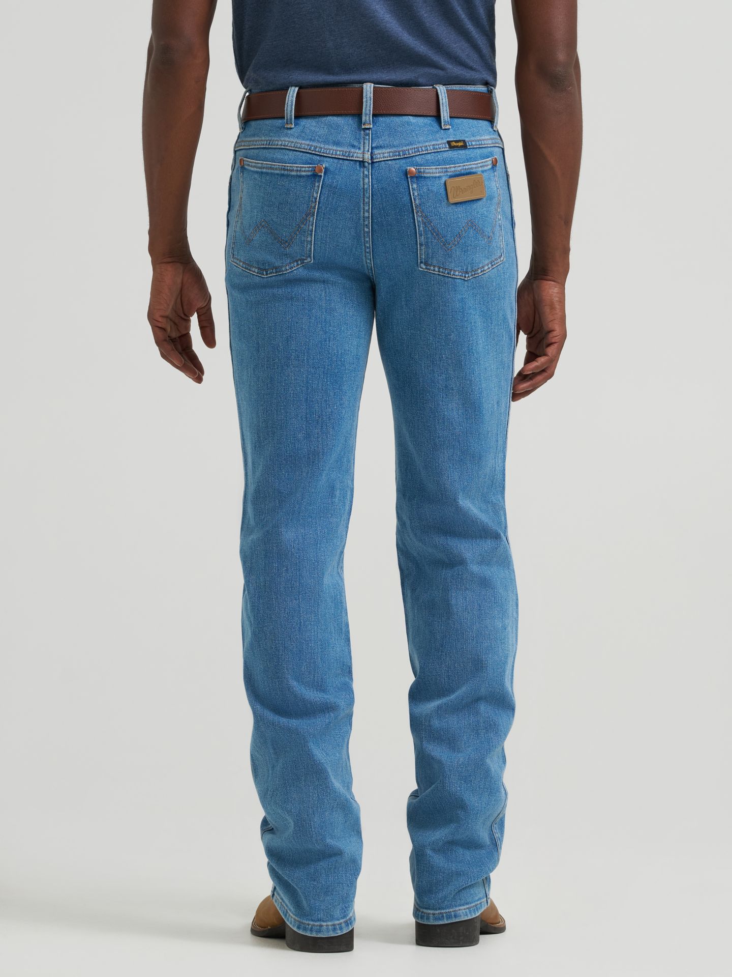 Мужские джинсы Wrangler Toughlite™ Cowboy Cut® Slim Fit, цвет: Серо-бежевый — фото 3