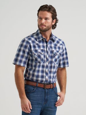 Men's Wrangler Retro&reg; Short Sleeve Sawtooth Pocket Western Snap Shirt in Frosted Navy