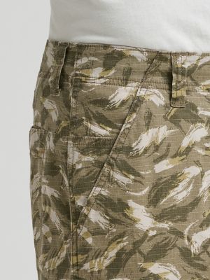 Men's Relaxed Utility Cargo Short in Brushstroke Camo