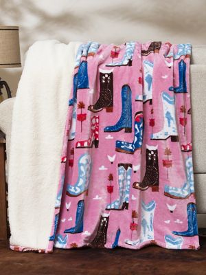 Wrangler Lounge Plush Sherpa Blanket in Pink