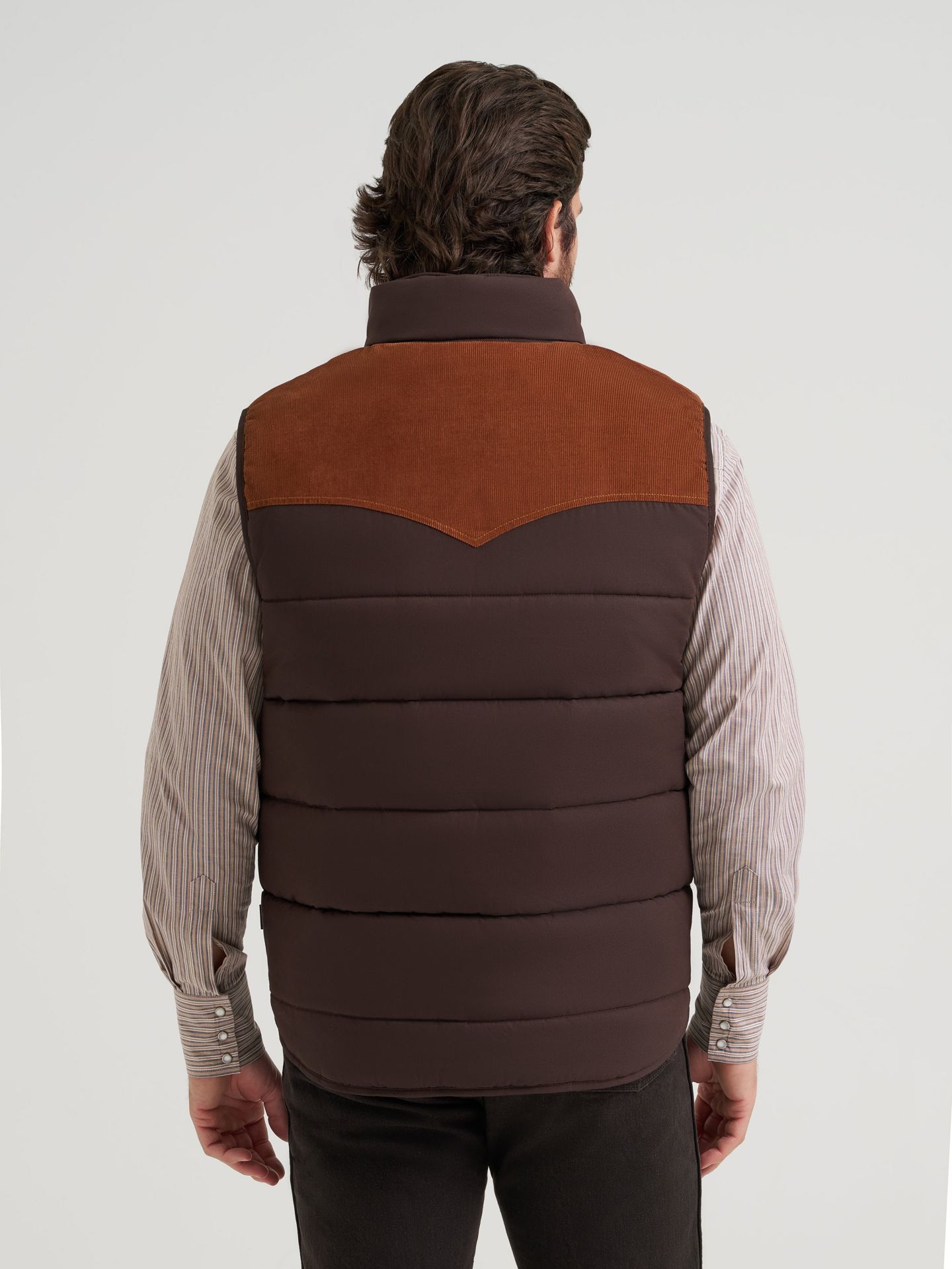 Мужской жилет Wrangler Corduroy Yoke Puffer Vest, цвет: Коричневый — фото 3