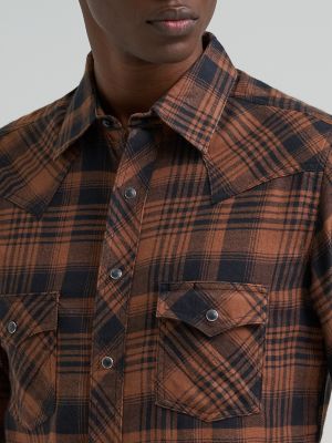 Men's Wrangler Retro&reg; Long Sleeve Flannel Western Snap Plaid Shirt in Sable alternative view 3