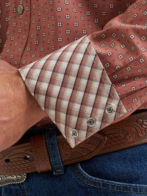 Wrangler&reg; George Strait&trade; Troubadour Long Sleeve Western Snap Shirt in Adobe Geo alternative view 4