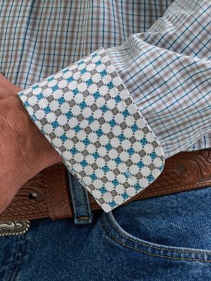 Wrangler&reg; George Strait&trade; Long Sleeve Button Down One Pocket Shirt in Plaid Charcoal alternative view 4
