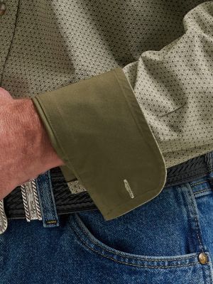 Wrangler&reg; George Strait&trade; Long Sleeve Button Down Two Pocket Shirt in Pine Grove alternative view 4