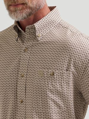 Wrangler&reg; George Strait&trade; Performance Button Down Shirt in Brown Arrows