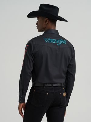 Men's Wrangler&reg; Logo Long Sleeve Western Snap Shirt in Black alternative view 2