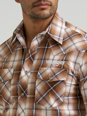 Men's Wrangler&reg; Logo Long Sleeve Western Snap Shirt in Sand alternative view 3
