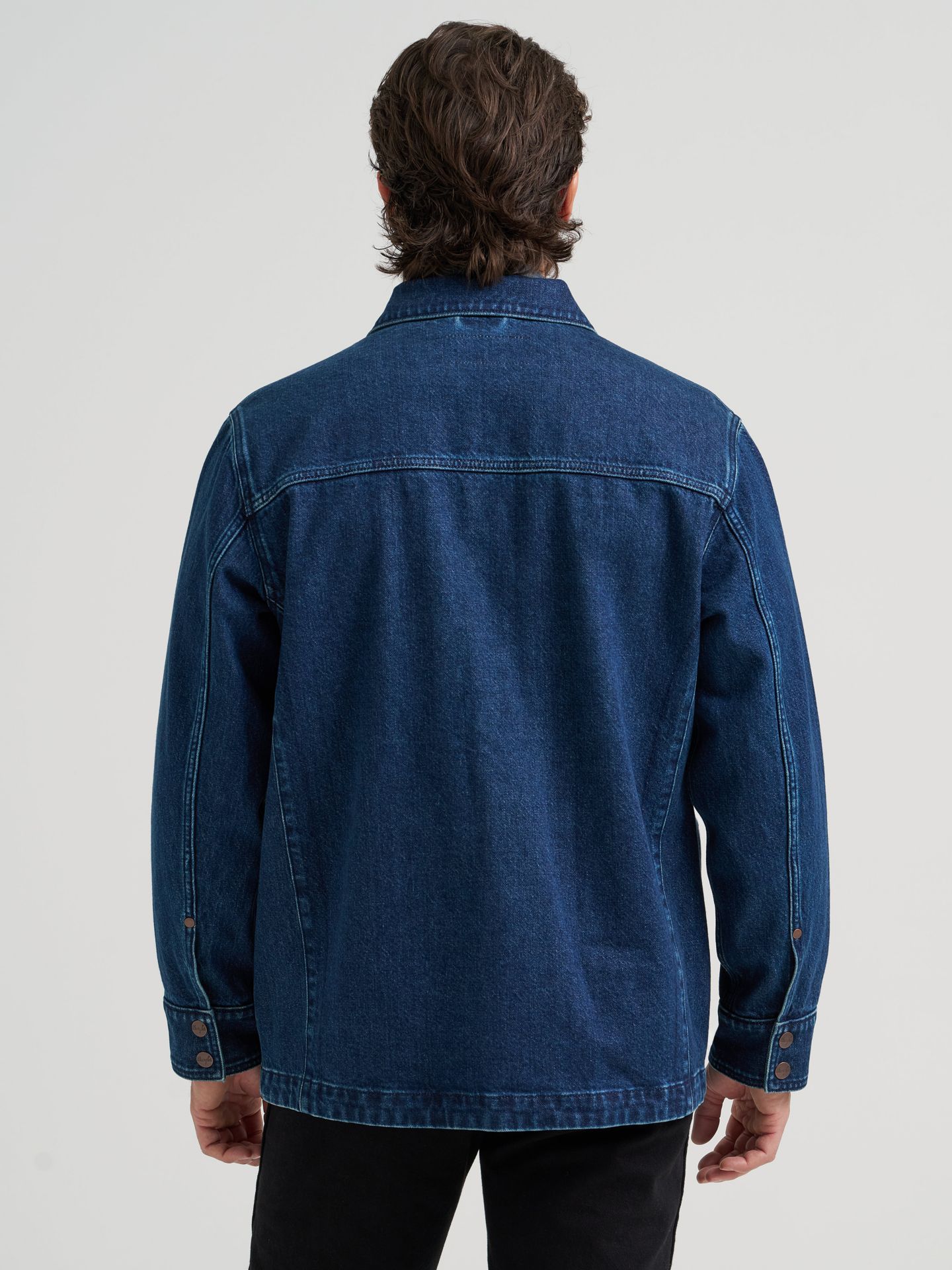 Мужская куртка Wrangler Unlined Denim Chore, цвет: Глубокий океанский — фото 3