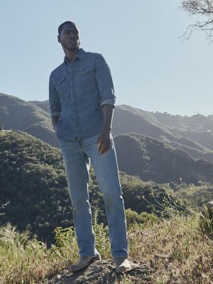 Men's Free To Stretch™ Straight Fit Jean in Finnias