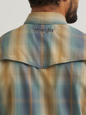 Wrangler All Terrain Gear Men's Performance Plaid Shirt in Turbulence