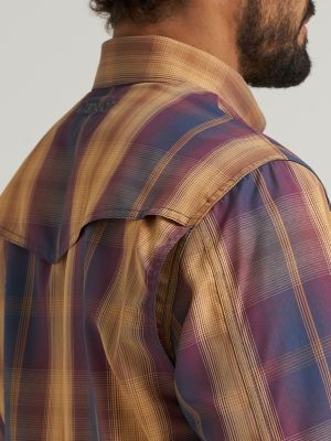 Wrangler All Terrain Gear Men's Performance Plaid Shirt in Blue Ombre alternative view 5
