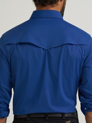 Wrangler All Terrain Gear Men's Technical Shirt in Navy Peony