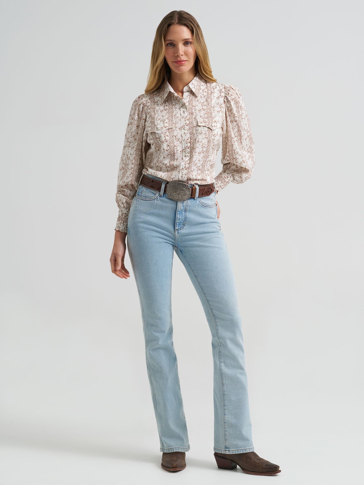 Женская блузка Wrangler Smocked Sleeve Western Snap, цвет: Белый — фото 3