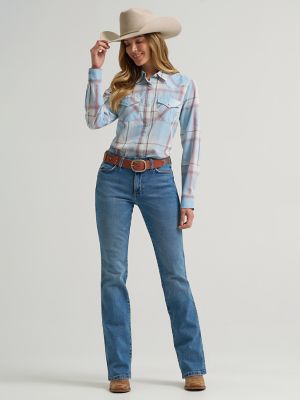 Women's Wrangler Essential Western Snap Shirt in Blue alternative view