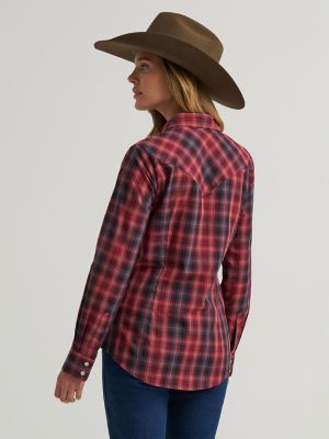 Women's Wrangler Essential Western Snap Shirt in Port alternative view 3