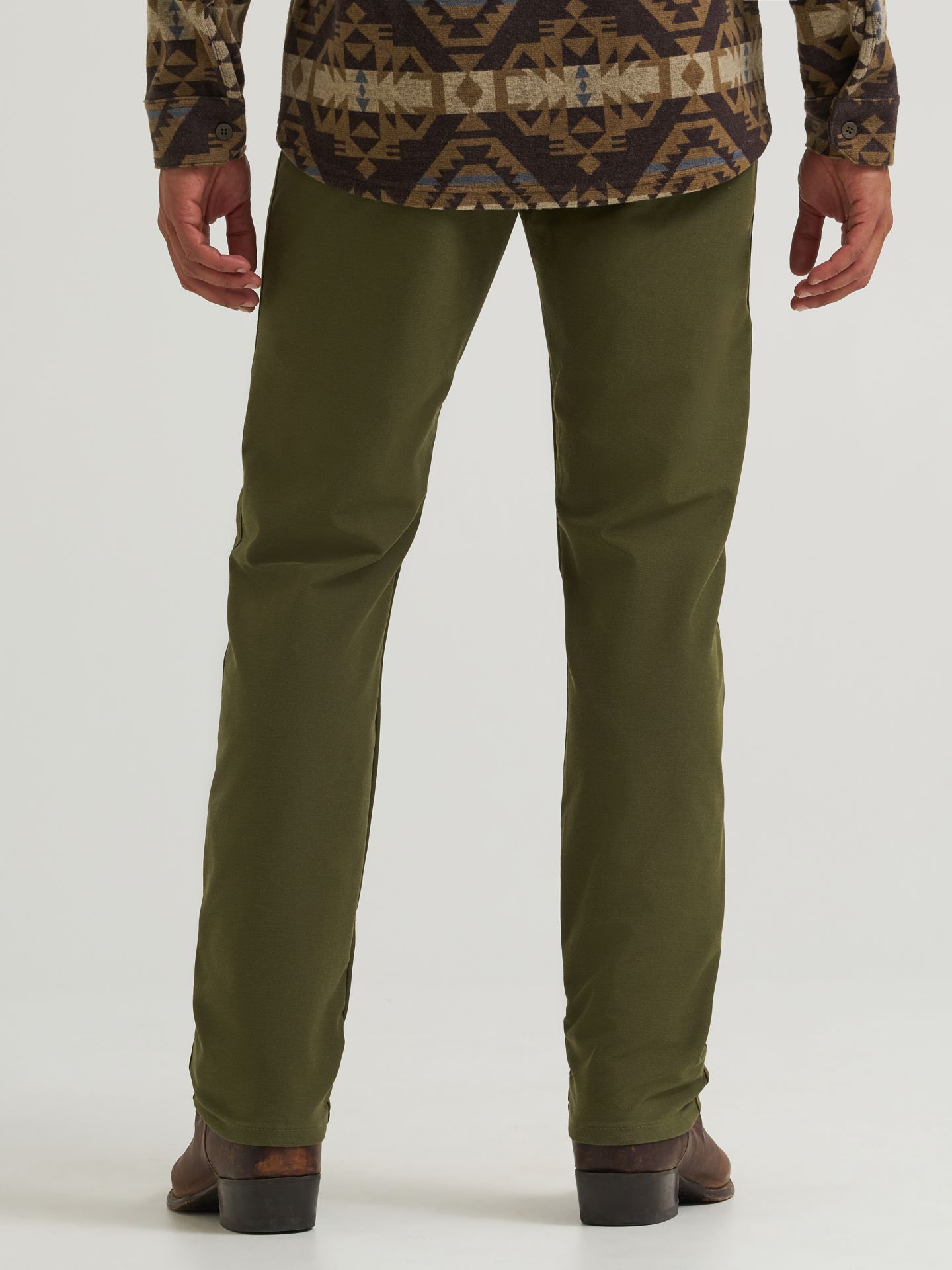Мужские брюки Wrangler All Terrain Gear Techno Knit 5 Pocket, цвет: Оливковый ночной — фото 2