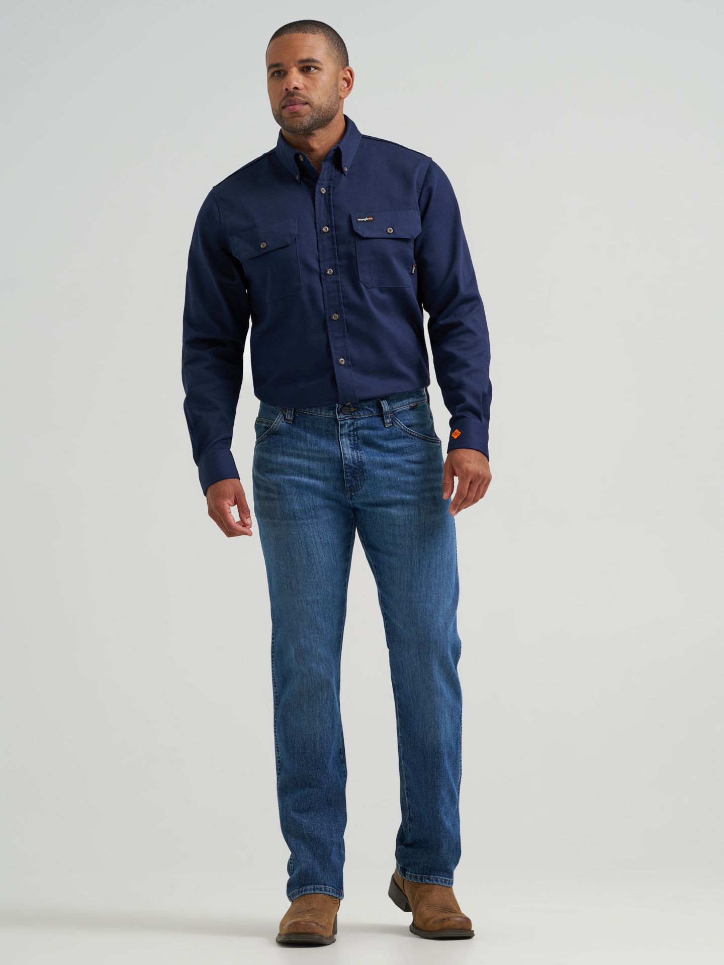 Мужская рубашка Wrangler FR Flame-Resistant Button Down Work Shirt, цвет: Тёмно-синий — фото 2