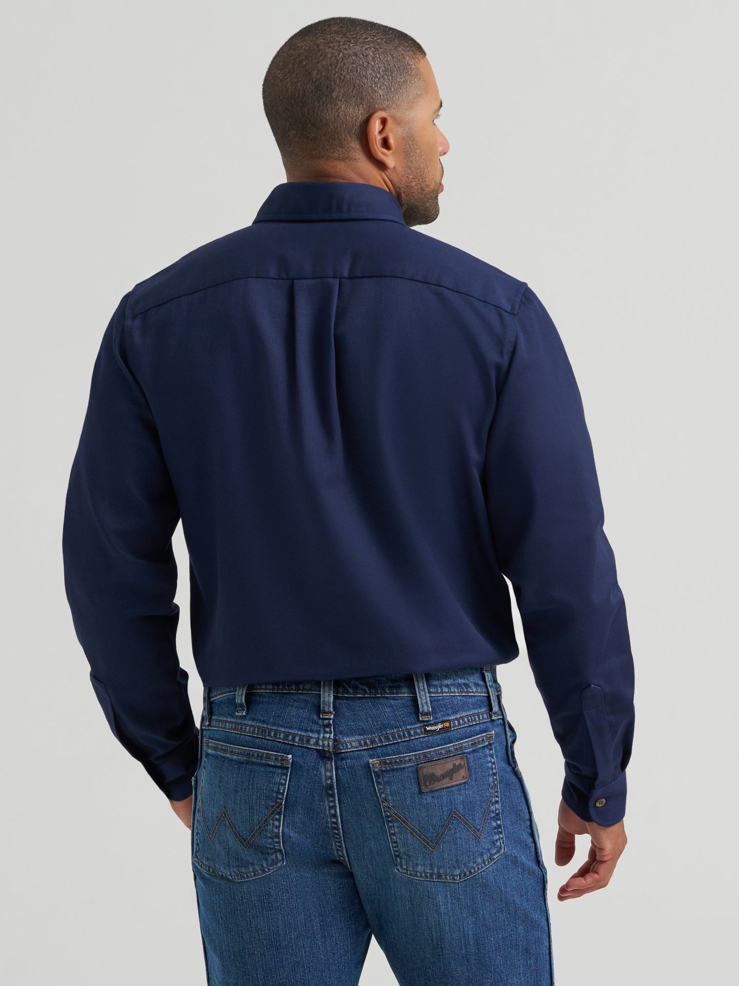 Мужская рубашка Wrangler FR Flame-Resistant Button Down Work Shirt, цвет: Тёмно-синий — фото 3