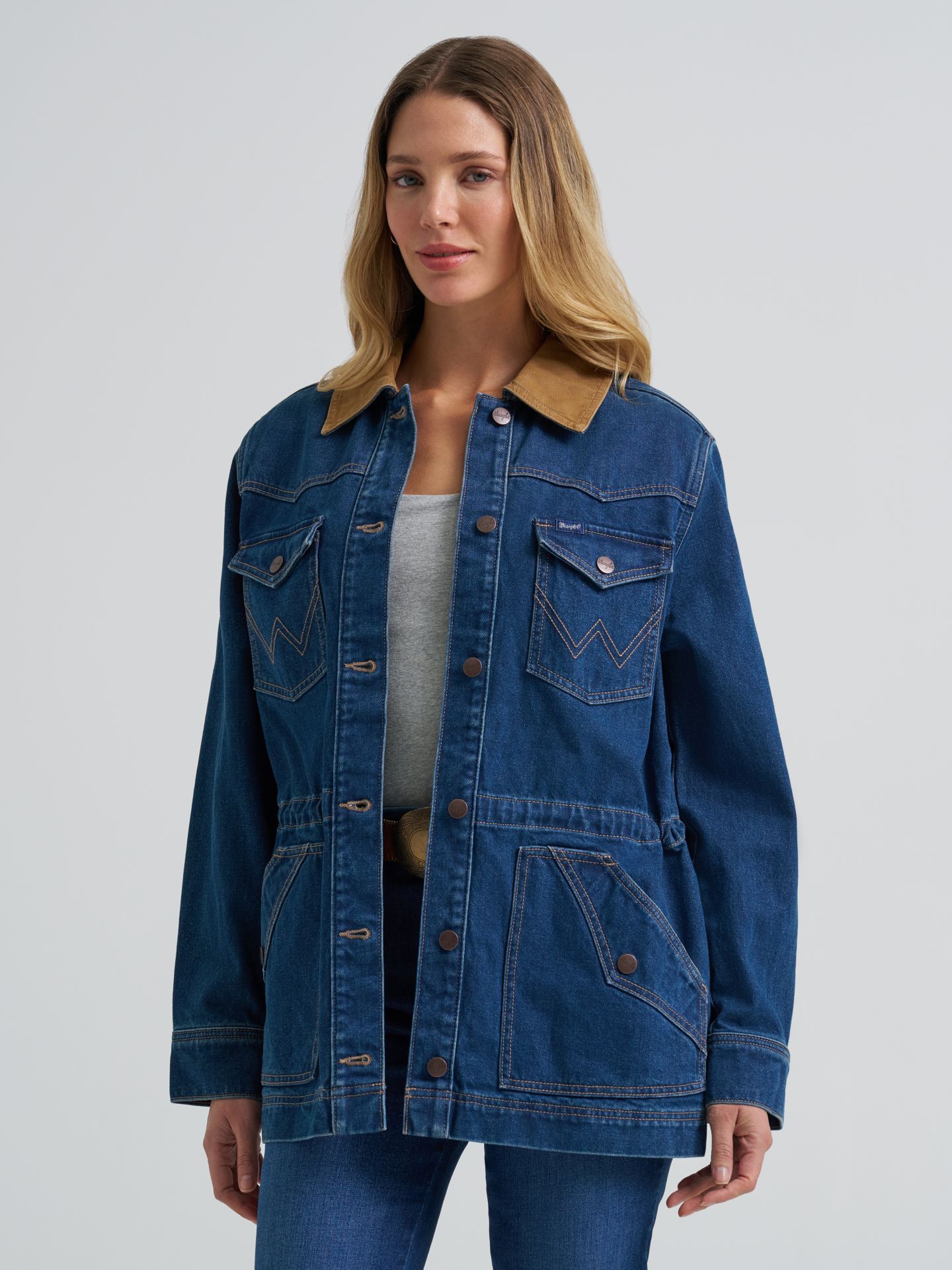 Женская куртка Wrangler Denim Cinched Waist Barn, цвет: Джинсовый — фото 2