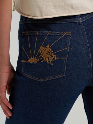 Women&rsquo;s Flare Embroidered Pocket Jean in Retro Rinse
