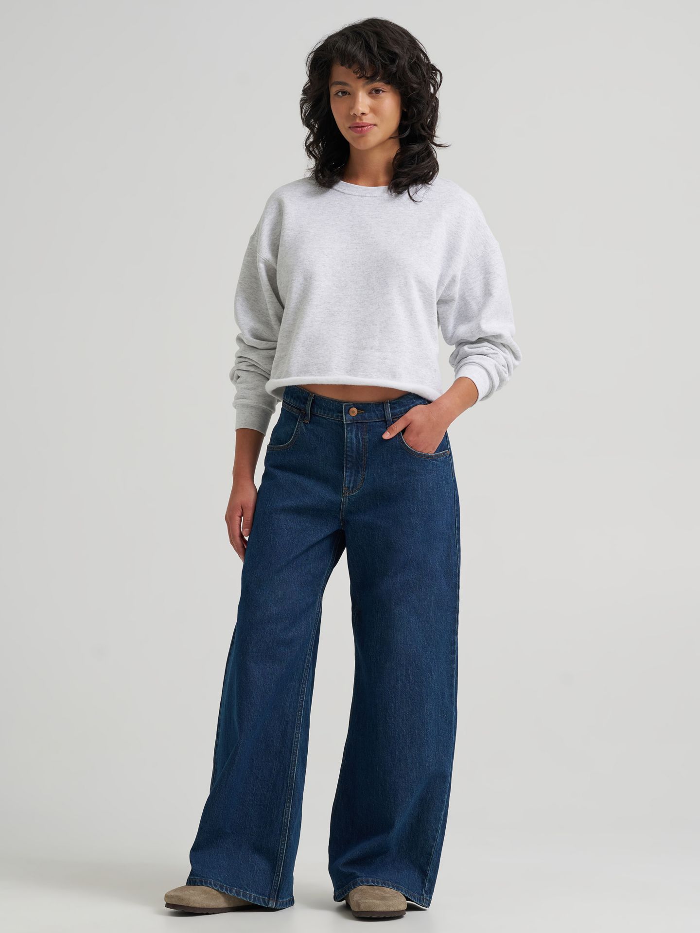 Женские джинсы Wrangler Low Rise Ultra Barrel, цвет: Star Dust — фото 1