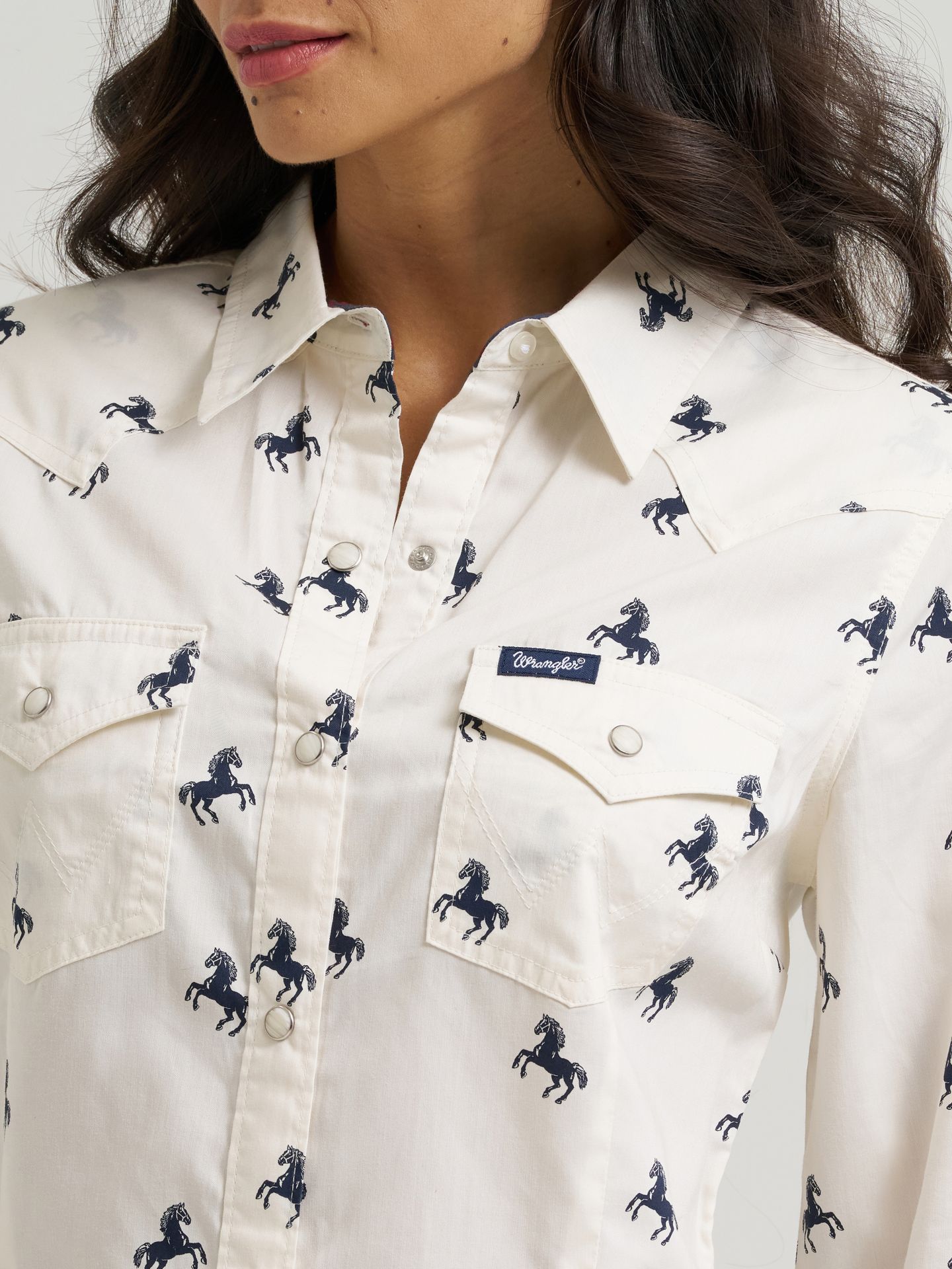 Женская рубашка Wrangler Olivia Western Slim Snap, цвет: Костяной — фото 5