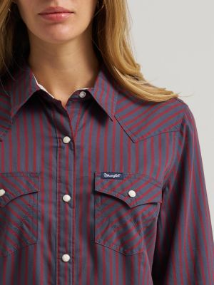 Women's Wrangler Olivia Western Slim Snap Shirt in Burgundy