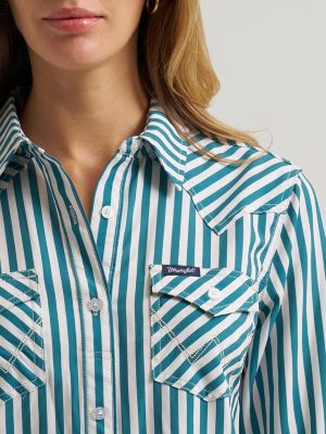 Women's Wrangler Aria Performance Shirt in Green