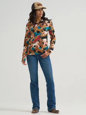 Women's Wrangler Skye Performance Quarter Snap Pullover in Brown alternative view