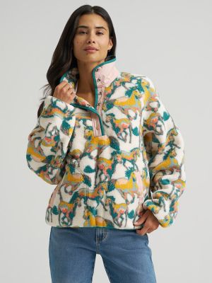 Women's Wrangler Big Sky Sherpa Snap Pullover in Oasis Horses