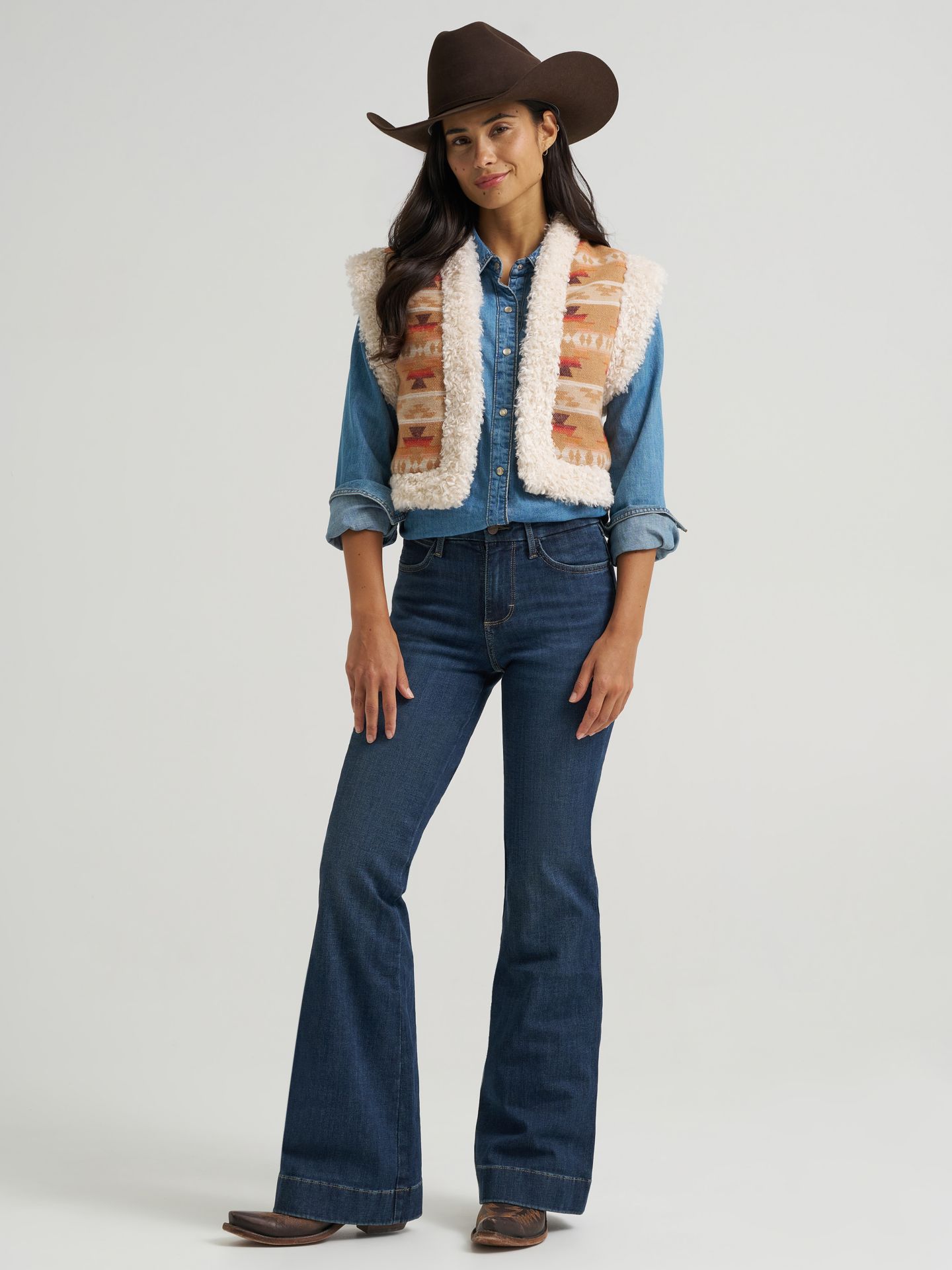 Женский жилет Wrangler Sherpa Lined Jacquard, цвет: Рыжевато-коричневый — фото 2