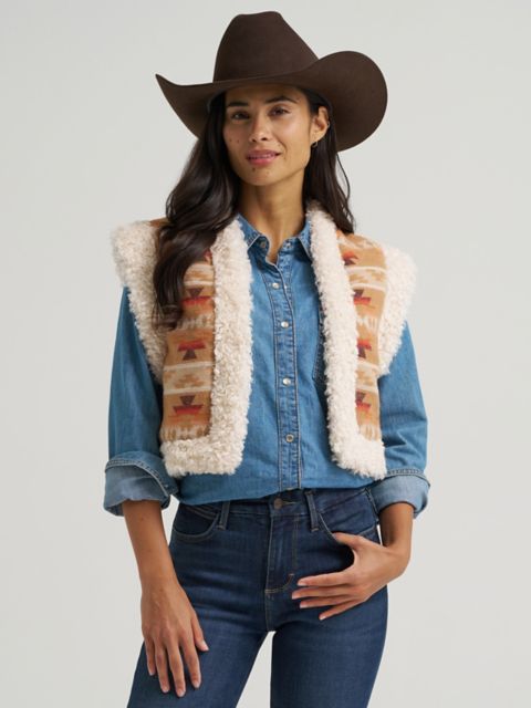 Женские жилеты Wrangler Women's Sherpa Lined Jacquard Vest