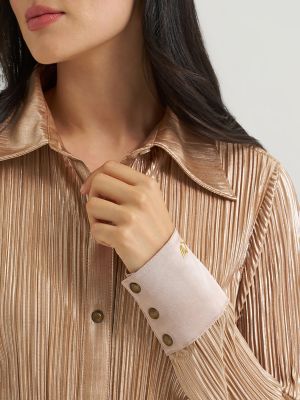 Lainey Wilson x Wrangler Rose Gold Lainey Snap Shirt in Rose Gold