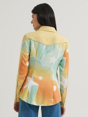 Lainey Wilson x Wrangler Rainbow Lainey Snap Shirt in Rainbow