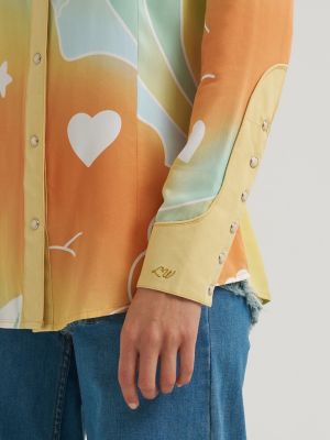 Lainey Wilson x Wrangler Rainbow Lainey Snap Shirt in Rainbow