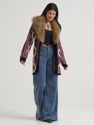 Lainey Wilson x Wrangler Faux Fur Collar Sweater in Exploded Print